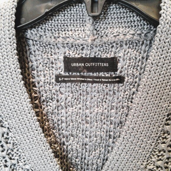 urban outfitters- woman's grey button cardigan sweater - Size S - Picture 2 of 3